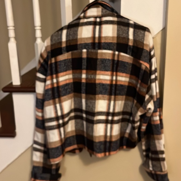 Brand new shirt shacket - Picture 3 of 3